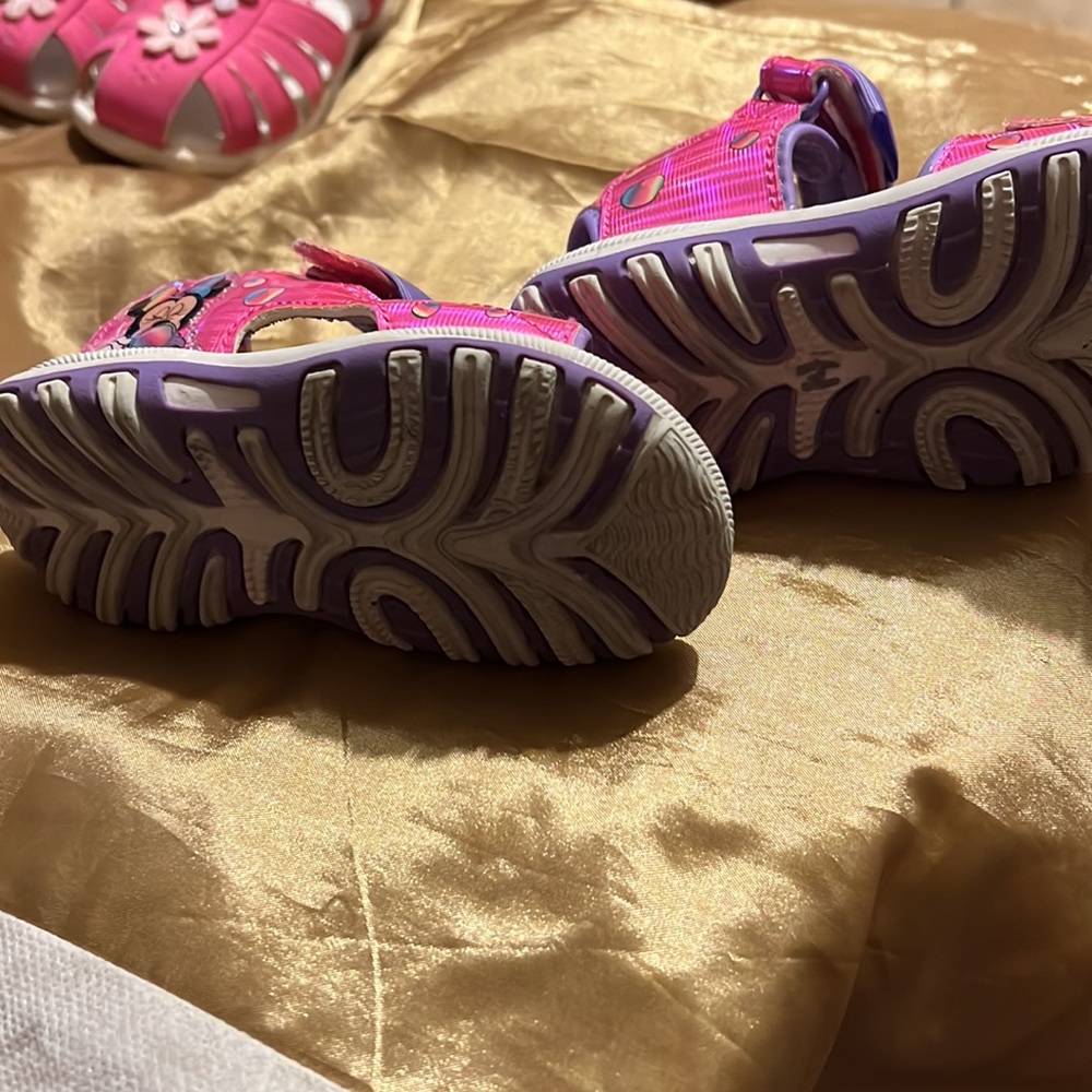 Minnie Mouse - Picture 5 of 5